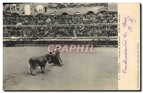 Ansichtskarte AK Corrida Course de taureaux Nimes Passe de manteau