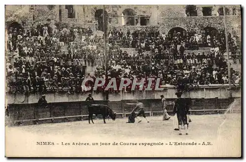 Ansichtskarte AK Corrida Course de taureaux Nimes Les arenes un jour de course espagnole L&#39estocade