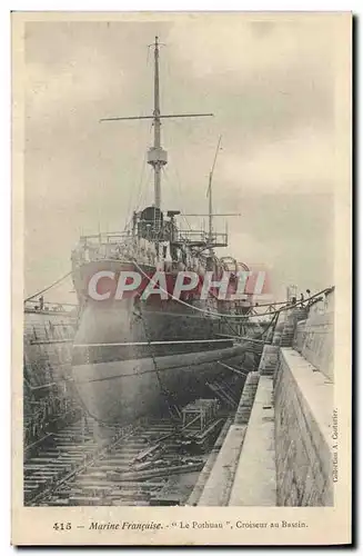 Cartes postales Bateau de Guerre Le Pothuau Croiseur au bassin