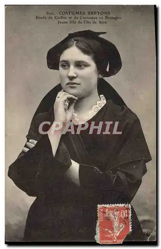 Cartes postales Folklore Jeune fille de l&#39Ile de Sein