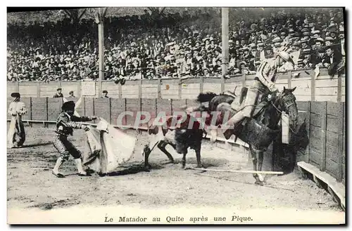 Cartes postales Corrida Course de taureaux Le Matador au Quite apres une Pique