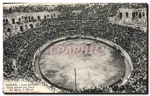 Cartes postales Corrida Course de taureaux Nimes Les arenes Vue prise un jour de mise a mort