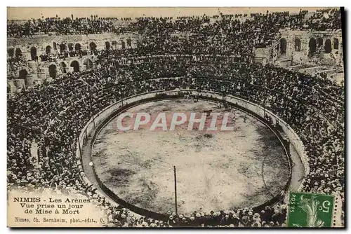 Cartes postales Corrida Course de taureaux Nimes Les arenes Vue prise un jour de mise a mort