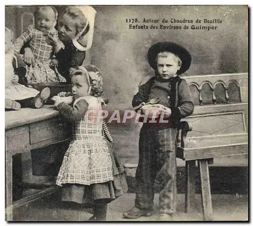 Cartes postales Folklore Autour du Chaudron de Bouillie Enfants des environs de Quimper