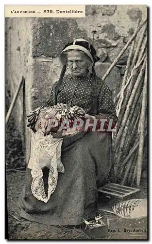 Cartes postales Folklore Dentelle Auvergne Dentelliere