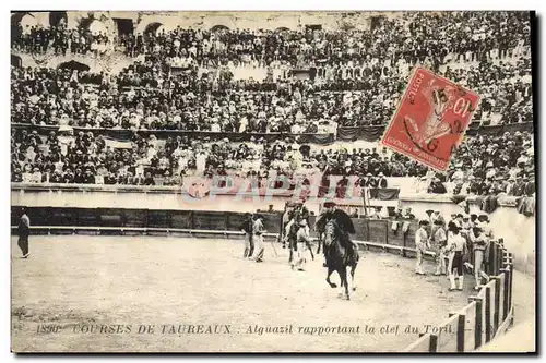 Cartes postales Corrida Course de Taureaux Alguazil rapportant la clef du toril