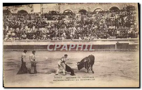 Ansichtskarte AK Corrida Course de Taureaux Nimes Matador portant un descabello