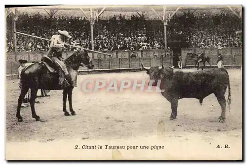 Cartes postales Corrida Course de Taureaux Citant le taureau pour une pique