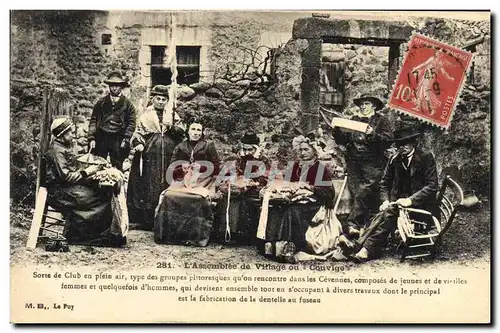 Ansichtskarte AK Folklore Dentelle Dentelliere Le Velay L&#39assemblee de village ou Couvige