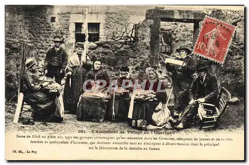 Cartes postales Folklore Dentelle Dentelliere Le Velay L&#39assemblee de village ou Couvige