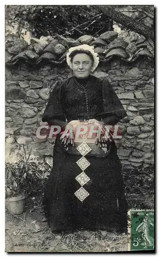 Cartes postales Folklore Dentelle Dentelliere d&#39Auvergne