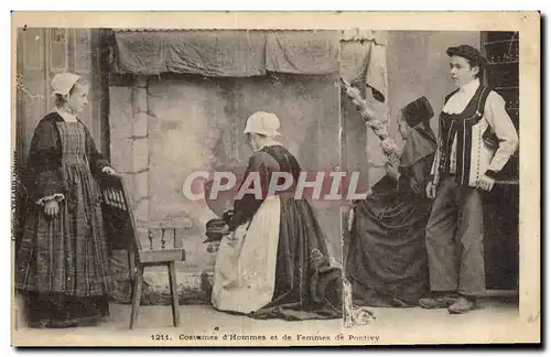 Cartes postales Folklore Costumes d&#39hommes et de femmes de Pontivy