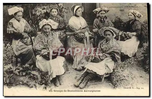 Cartes postales Dentelle Dentelliere Auvergne Un groupe de Dentellieres Auvergnates