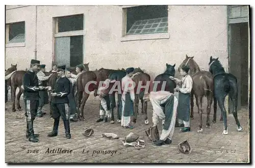 Cartes postales Cheval Equitation Hippisme Le pansage Militaria