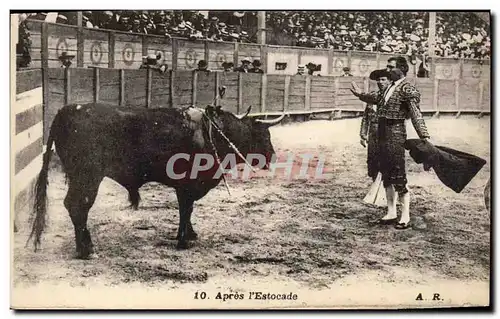 Ansichtskarte AK Corrida Course de taureaux Apres l&#39estocade