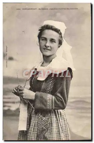 Ansichtskarte AK Folklore Concarneau Sardiniere attendant l&#39arrivee des bateaux