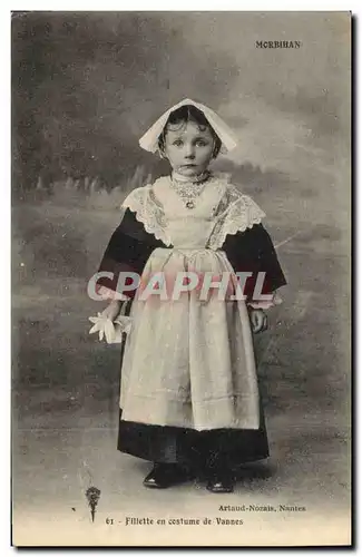 Cartes postales Folklore Fillette en costume de Vannes