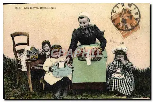 Cartes postales Dentelle Dentelliere Les eleves dentellieres Enfants