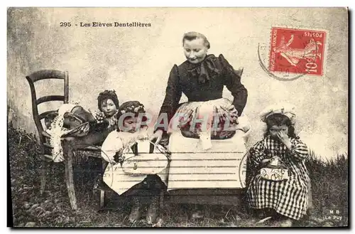 Cartes postales Dentelle Dentelliere Les eleves dentelliers Enfants