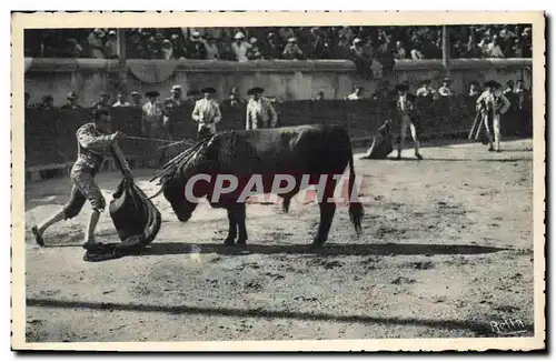 Ansichtskarte AK Corrida Course de taureaux Suerte de capa