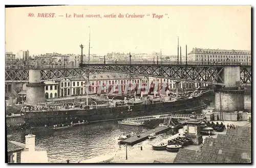 Cartes postales Bateau de Guerre Brest Le pont ouvert sortie du croiseur Tage
