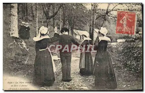 Cartes postales Folklore La main chaude au Bois d&#39amour Pont Aven