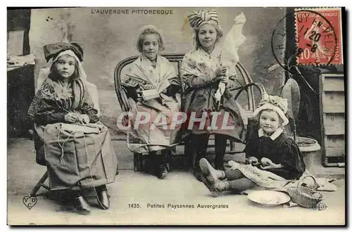 Cartes postales Folklore Dentelle Dentelliere Auvergne Petites paysannes Auvergnates