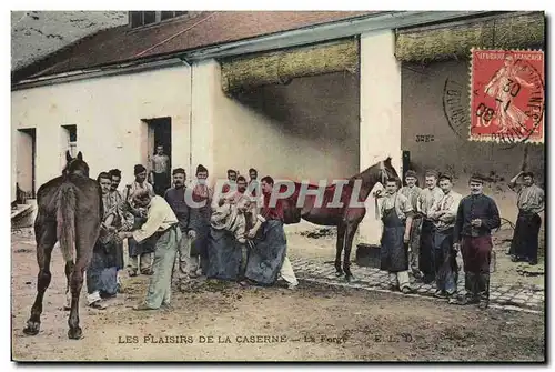 Cartes postales Cheval Hippisme Equitation Les plaisirs de la caserne La forge Forgeron Militaria