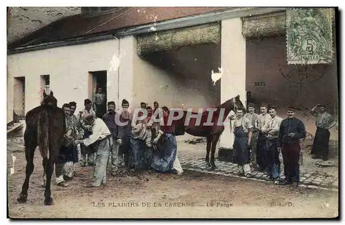 Ansichtskarte AK Cheval Hippisme Equitation Les plaisirs de la caserne La forge Forgeron Militaria