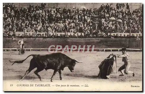 Cartes postales Corrida Course de taureaux Une passe de manteau