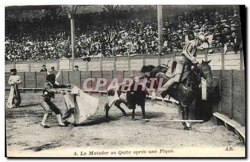 Cartes postales Corrida Course de taureaux Le matador au Quite apres une pique