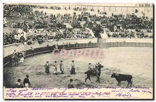 Ansichtskarte AK Corrida Course de taureaux Arenes de Beziers Le jeu des piques