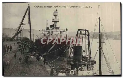 Ansichtskarte AK Bateau de Guerre Croiseur cuirasse Verite apres le lancement