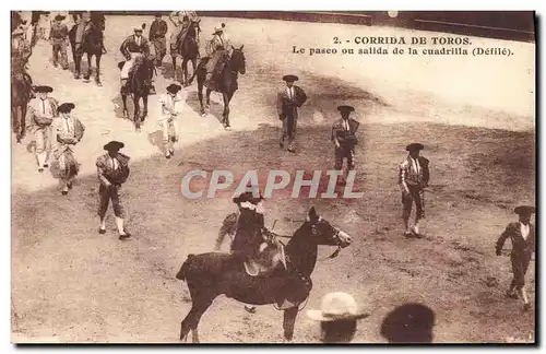 Ansichtskarte AK Corrida Course de taureaux Le paseo ou salida de la cuadrilla Defile