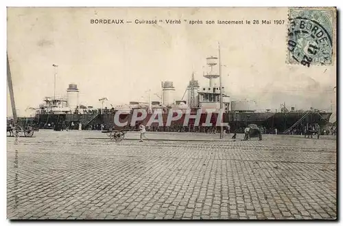 Cartes postales Bateau de Guerre Bordeaux Cuirasse Verite apres son lancement le 28 Mai 1907