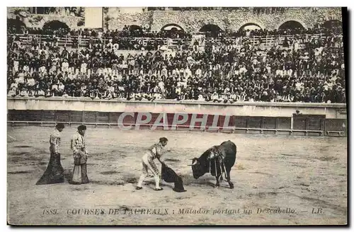 Ansichtskarte AK Corrida Course de taureaux Matador portant un Descabello