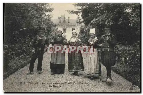 Cartes postales Folklore Keriolet Costumes anciens du musee La Gavotte