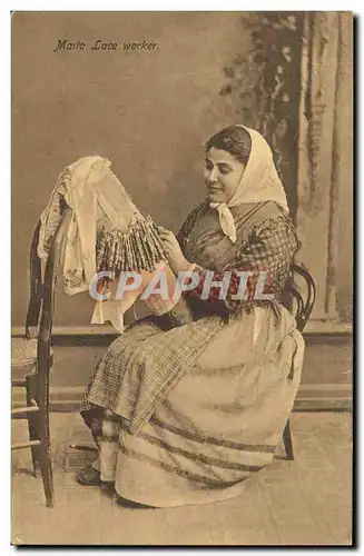 Cartes postales Folklore Dentelle Dentelliere Malta lace worker Malte