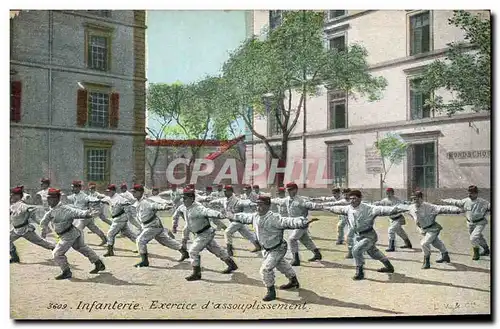 Cartes postales Militaria LVC Infanterie Exercice d&#39assouplissement