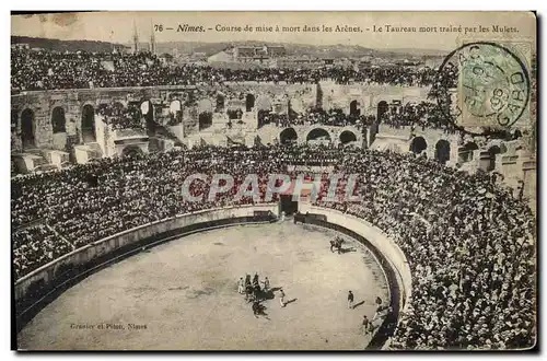 Ansichtskarte AK Corrida Course de Taureaux Nimes Course de mise a mort dans les arenes La taureau mort traine pa