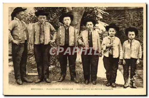 Cartes postales Folklore Plougastel Daoulas Brochette de petits hommes