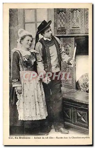 Cartes postales Folklore En Bretagne Autour du lit clos Entree dans la chambre nuptiale
