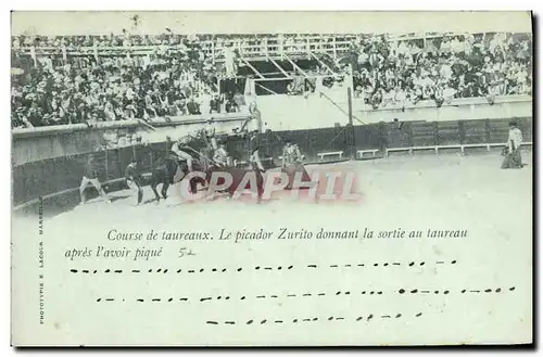 Cartes postales Corrida Course de taureaux Le picador Zurito donnant la sortie au taureau apres l&#39avoir pique