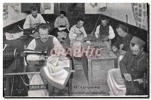 Cartes postales A la caserne Interieur d&#39un atelier de reparation Machine a coudre Militaria