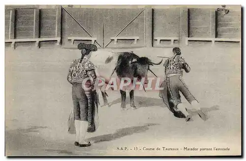 Ansichtskarte AK Corrida Course de taureaux Matador portant l&#39estocade