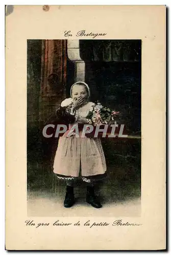 Cartes postales Folklore Bretagne Un gros baiser de la petite Bretonne Enfant