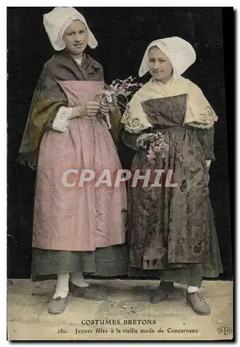 Cartes postales Folklore Jeunes filles a la vieille mode de Concarneau