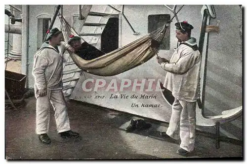 Cartes postales Militaria La vie du marin Un hamac