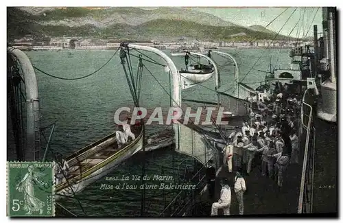 Cartes postales Militaria La vie du marin Mise a l&#39eau d&#39une baleiniere Bateau
