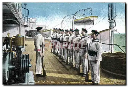 Cartes postales Militaria Marins La vie du marin Le maniement d&#39armes